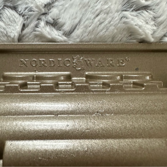 Nordic Ware Train Cake Pan - Picture 3 of 7